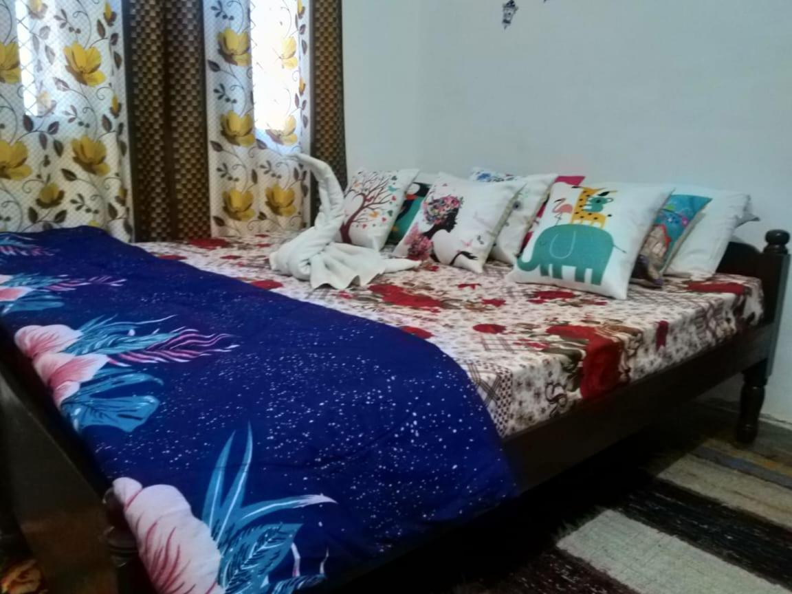 Hostel Buddha ขชุราโห ภายนอก รูปภาพ