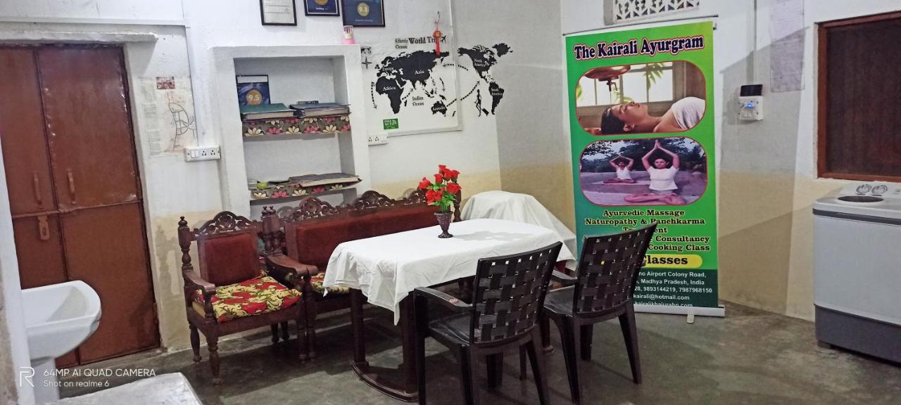Hostel Buddha ขชุราโห ภายนอก รูปภาพ