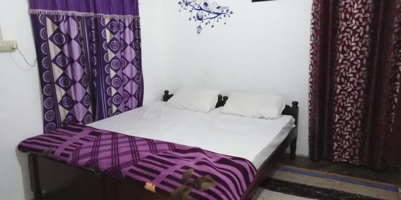 Hostel Buddha ขชุราโห ภายนอก รูปภาพ